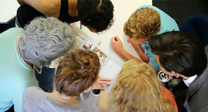 Scrapbook met herinneringen van collega als voorbeeld luxe organizer