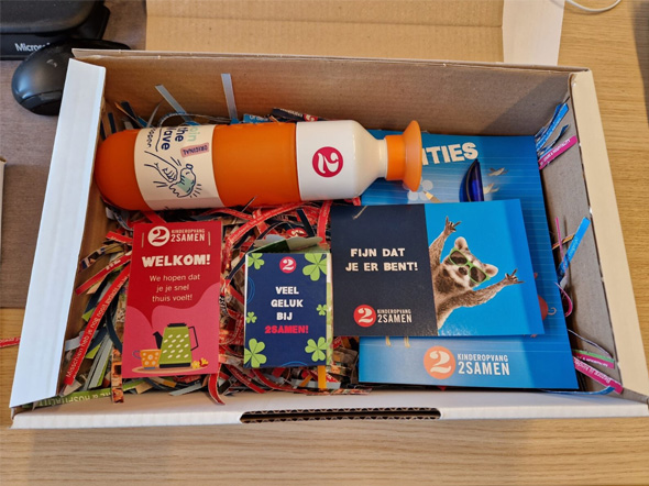 Welkomstpakket nieuwe medewerker vrolijk pakket met items